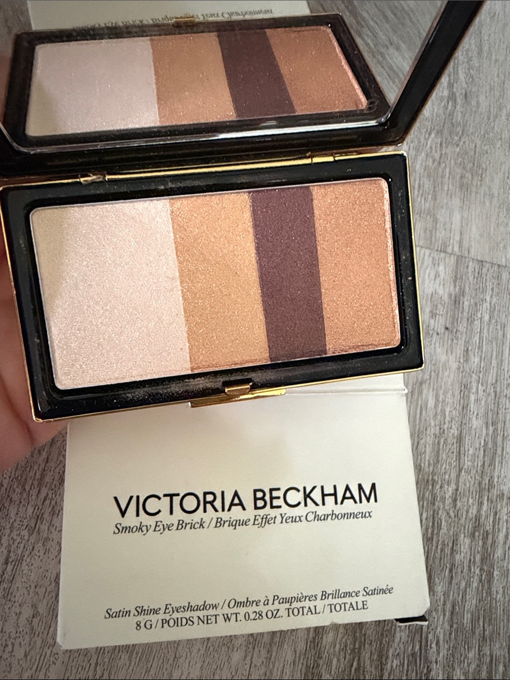 Victoria Beckham Satin Shine Eyeshadow Quad Brick $72 retail